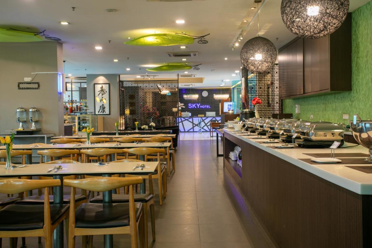 Sky Hotel Kota Kinabalu Zewnętrze zdjęcie